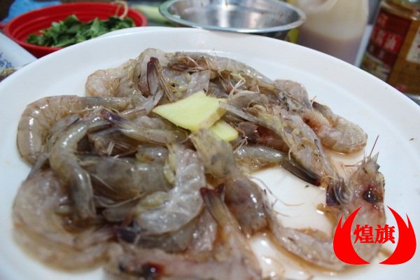砂锅虾粥的做法和配料之放虾