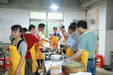 正宗小吃培训学校学技术，在深圳开一家烧腊餐厅怎么样有市场吗